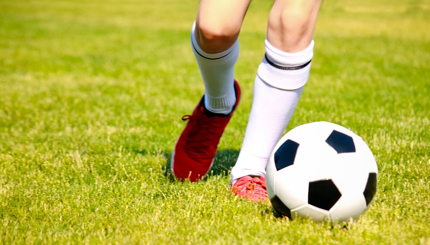How To Dribble A Soccer Ball: Helpful Step-By-Step Guide